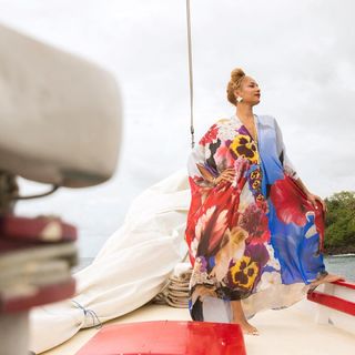 Amanda Seales feet photo thumbnail