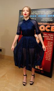 Amanda Seyfried feet photo thumbnail