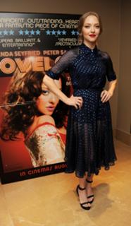 Amanda Seyfried feet photo thumbnail