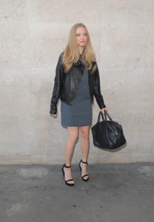 Amanda Seyfried feet photo thumbnail