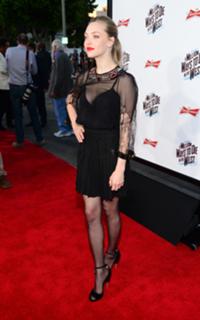 Amanda Seyfried feet photo thumbnail