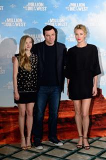 Amanda Seyfried feet photo thumbnail