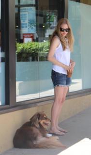 Amanda Seyfried feet photo thumbnail