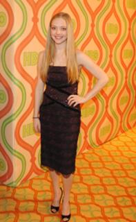 Amanda Seyfried feet photo thumbnail
