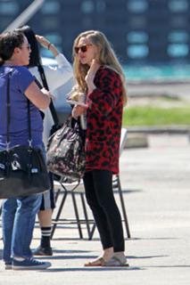 Amanda Seyfried feet photo thumbnail
