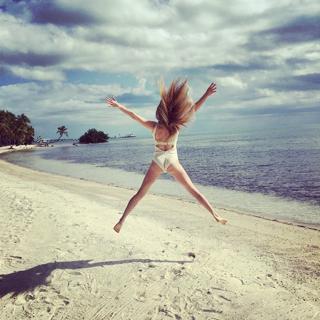 Amanda Seyfried feet photo thumbnail