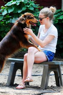 Amanda Seyfried feet photo thumbnail