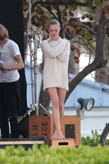 Amanda Seyfried feet photo thumbnail