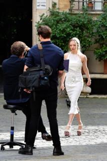 Amanda Seyfried feet photo thumbnail