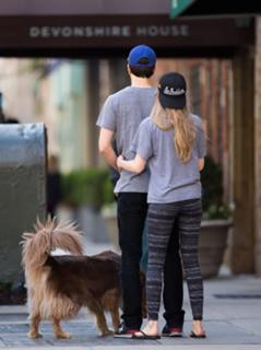 Amanda Seyfried feet photo thumbnail