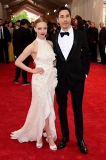 Amanda Seyfried feet photo thumbnail