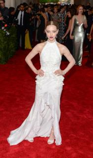 Amanda Seyfried feet photo thumbnail