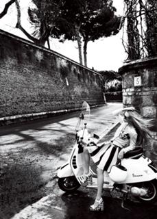 Amanda Seyfried feet photo thumbnail