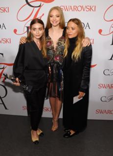 Amanda Seyfried feet photo thumbnail