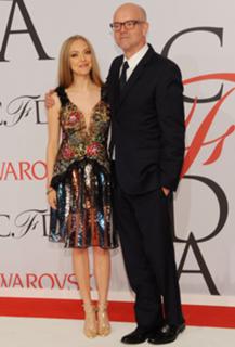 Amanda Seyfried feet photo thumbnail