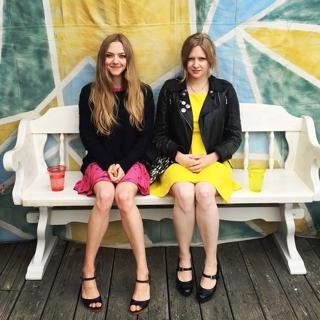 Amanda Seyfried feet photo thumbnail
