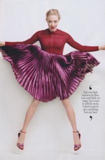 Amanda Seyfried feet photo thumbnail