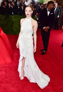 Amanda Seyfried feet photo thumbnail