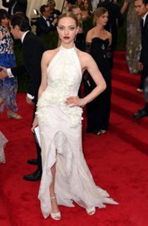 Amanda Seyfried feet photo thumbnail