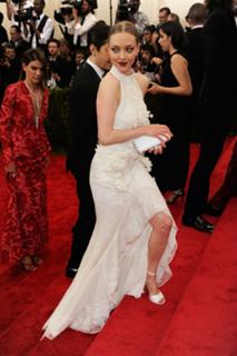 Amanda Seyfried feet photo thumbnail