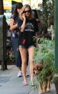 Amanda Seyfried feet photo thumbnail