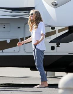 Amanda Seyfried feet photo thumbnail