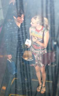 Amanda Seyfried feet photo thumbnail