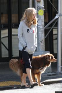 Amanda Seyfried feet photo thumbnail