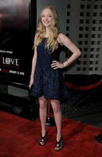 Amanda Seyfried feet photo thumbnail