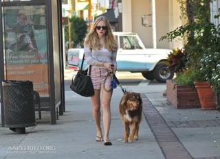 Amanda Seyfried feet photo thumbnail