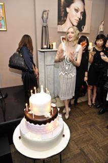 Amanda Seyfried feet photo thumbnail