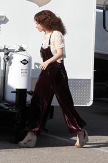 Amanda Seyfried feet photo thumbnail