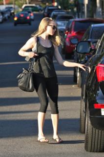 Amanda Seyfried feet photo thumbnail