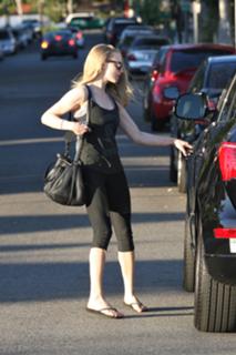 Amanda Seyfried feet photo thumbnail