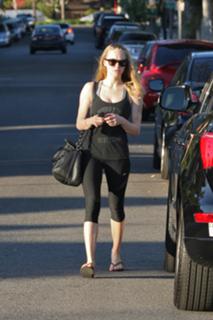 Amanda Seyfried feet photo thumbnail