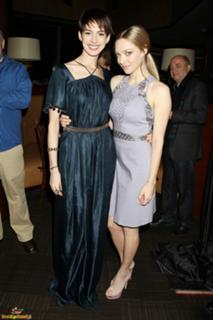 Amanda Seyfried feet photo thumbnail