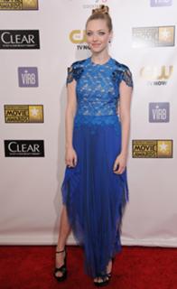 Amanda Seyfried feet photo thumbnail