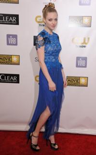 Amanda Seyfried feet photo thumbnail