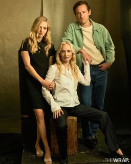 Amanda Seyfried feet photo thumbnail