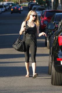Amanda Seyfried feet photo thumbnail