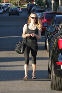 Amanda Seyfried feet photo thumbnail