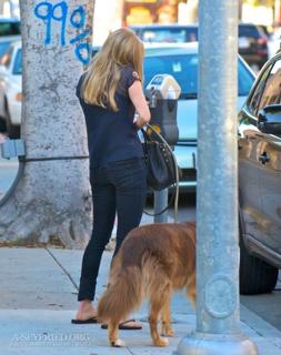 Amanda Seyfried feet photo thumbnail