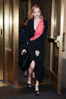 Amanda Seyfried feet photo 19