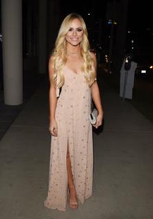 Amanda Stanton feet photo 19