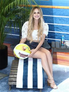 Amanda Stanton feet photo 1