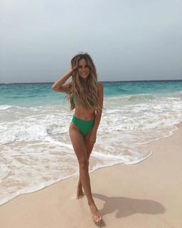Amanda Stanton feet photo 13