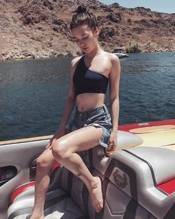 Amanda Steele feet photo 8
