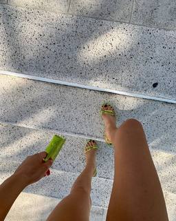 Amanda Steele feet photo 2