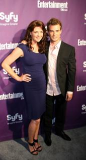Amanda Tapping feet photo thumbnail