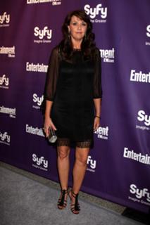Amanda Tapping feet photo thumbnail